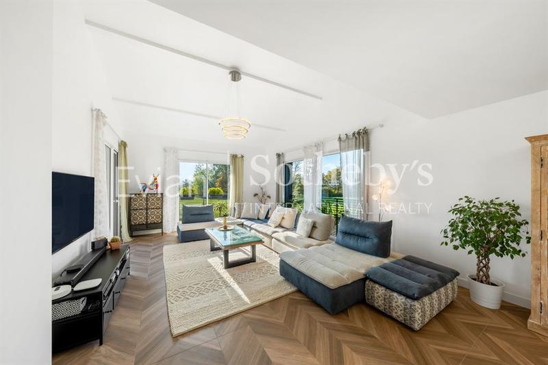 Maison - 400 m² - 14 pièces