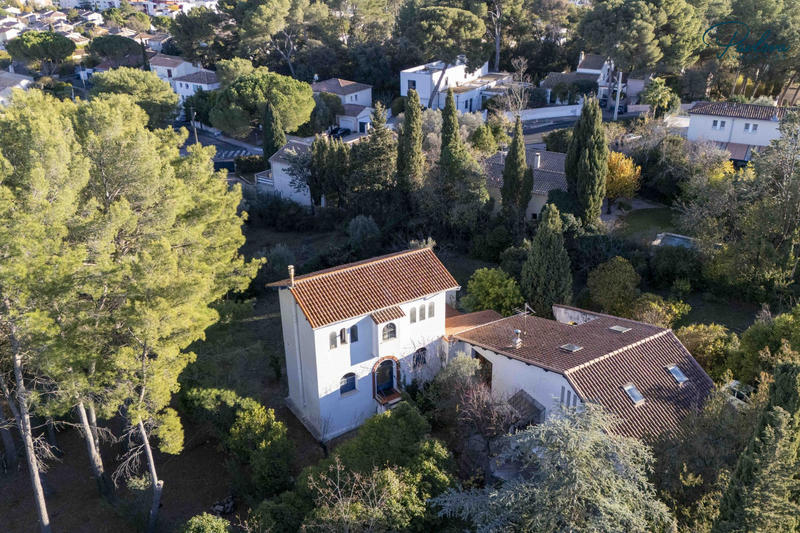 Maison traditionnelle - 215 m² - 8 pièces