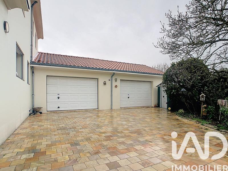 Maison - 166 m² - 8 pièces