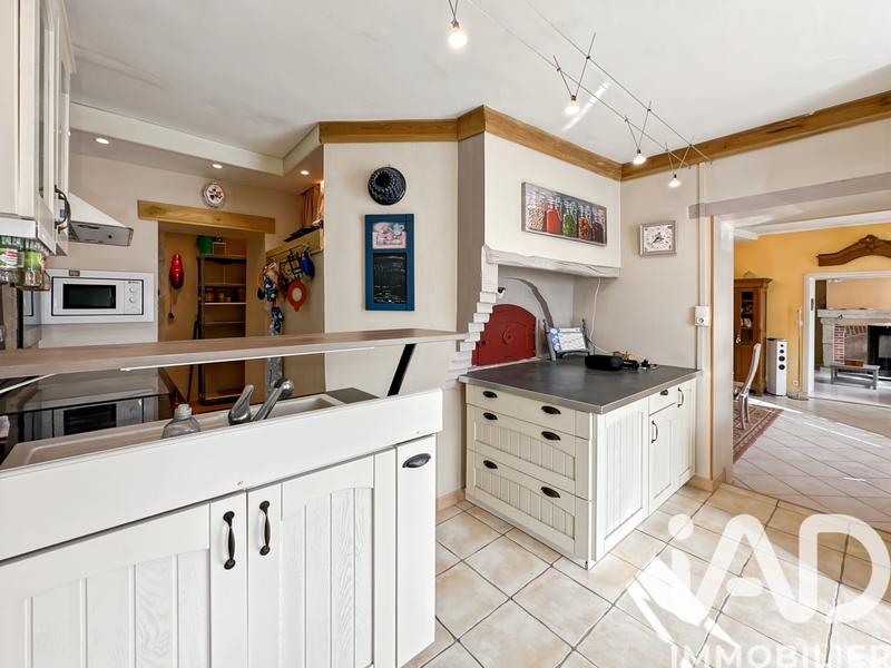 Maison - 188 m² - 9 pièces