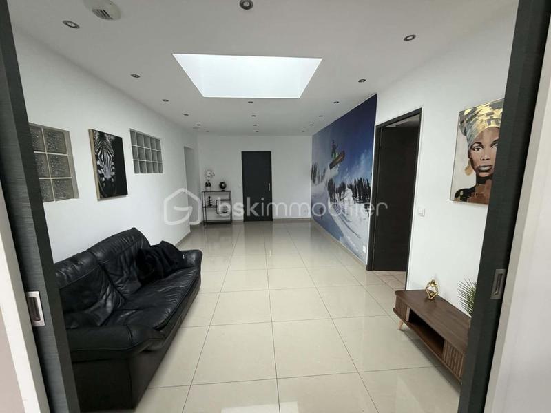 Propriété - 280 m² - 7 pièces