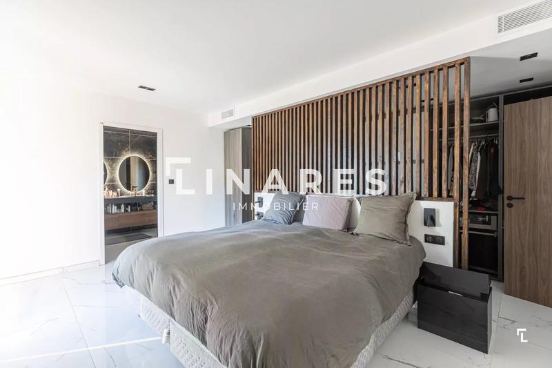 Villa - 242 m² - 5 pièces