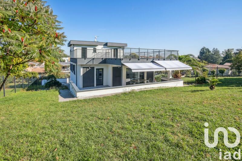 Maison - 282 m² - 5 pièces