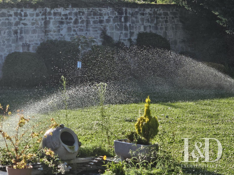 Maison - 269 m² - 12 pièces