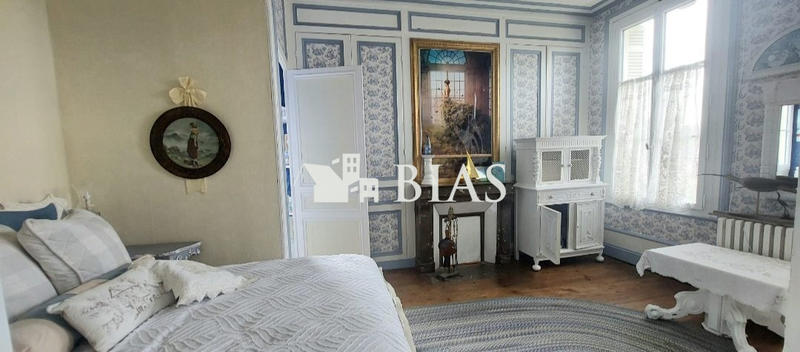 Maison ancienne - 245 m² - 9 pièces