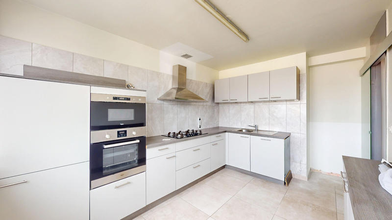 Appartement - 104 m² - 5 pièces