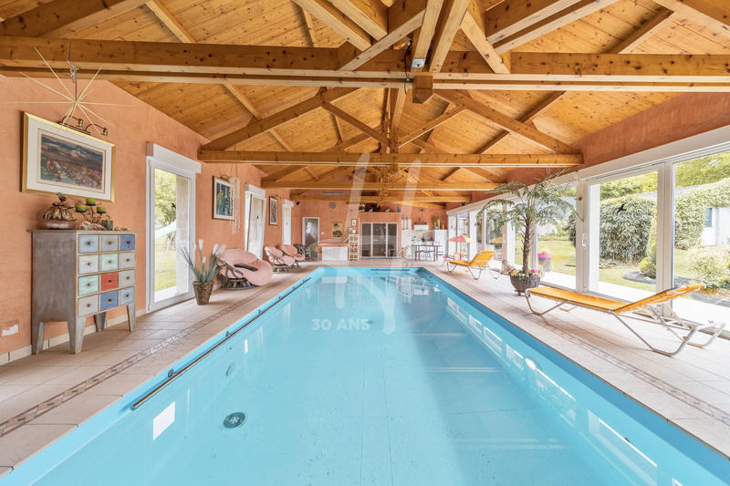 Maison - 300 m² - 6 pièces