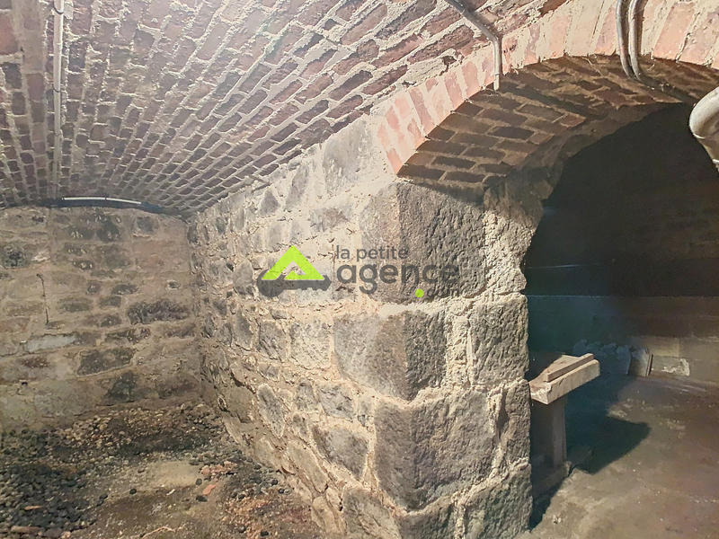 Maison de village - 216 m² - 9 pièces