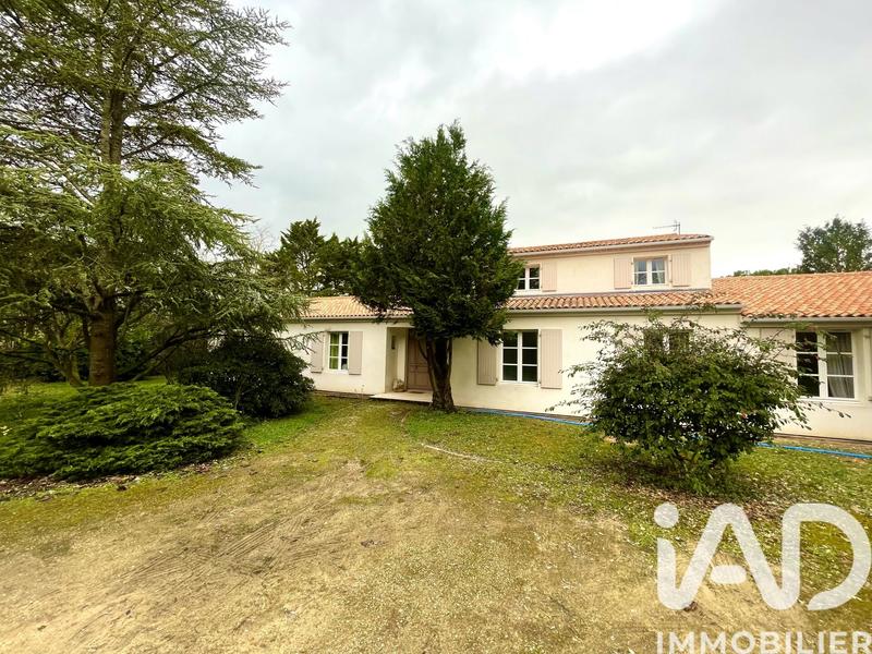 Maison - 252 m² - 7 pièces