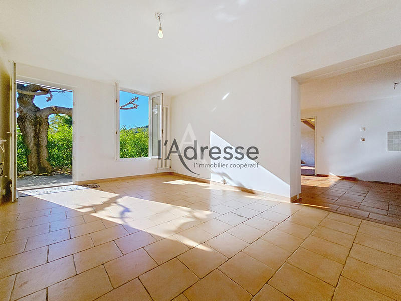 Villa - 100 m² - 5 pièces