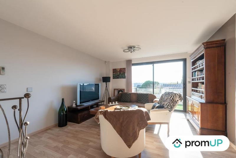 Maison - 260 m² - 7 pièces