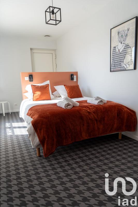 Maison - 277 m² - 7 pièces