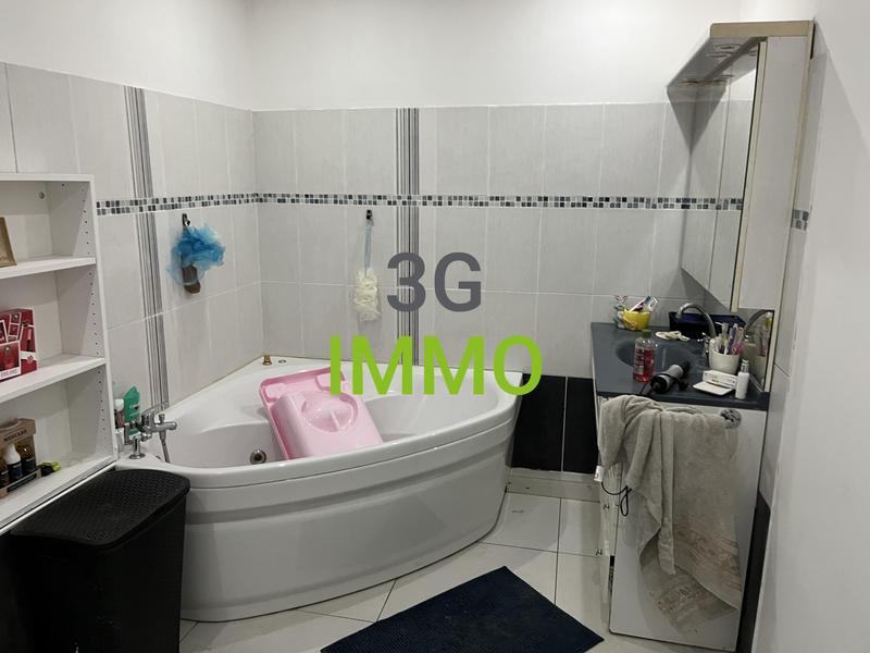 Villa - 223 m² - 8 pièces