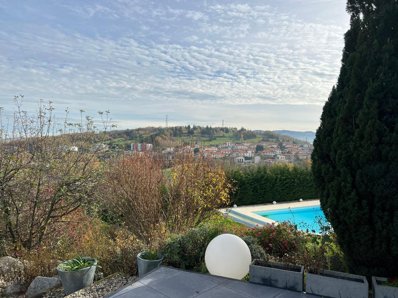 Maison - 250 m² - 8 pièces