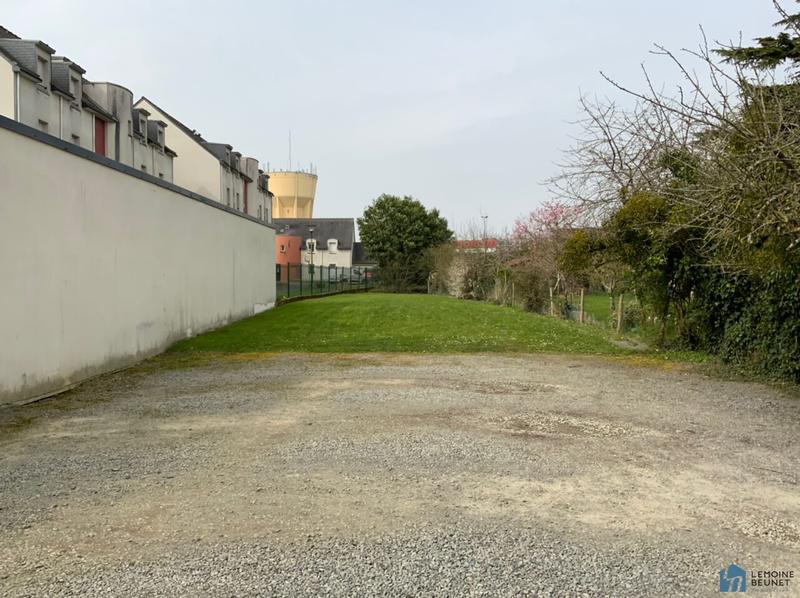 Maison - 303 m² - 12 pièces