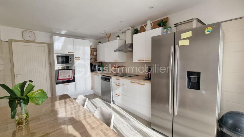 Maison - 93 m² - 4 pièces