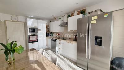 Maison - 93 m² - 4 pièces