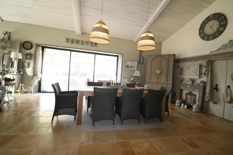 Maison en pierre - 350 m² - 8 pièces