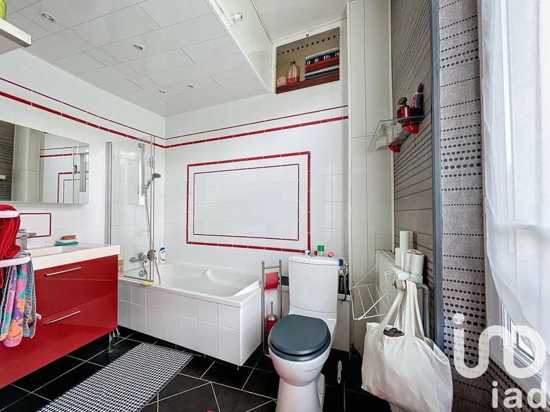 Maison - 325 m² - 12 pièces