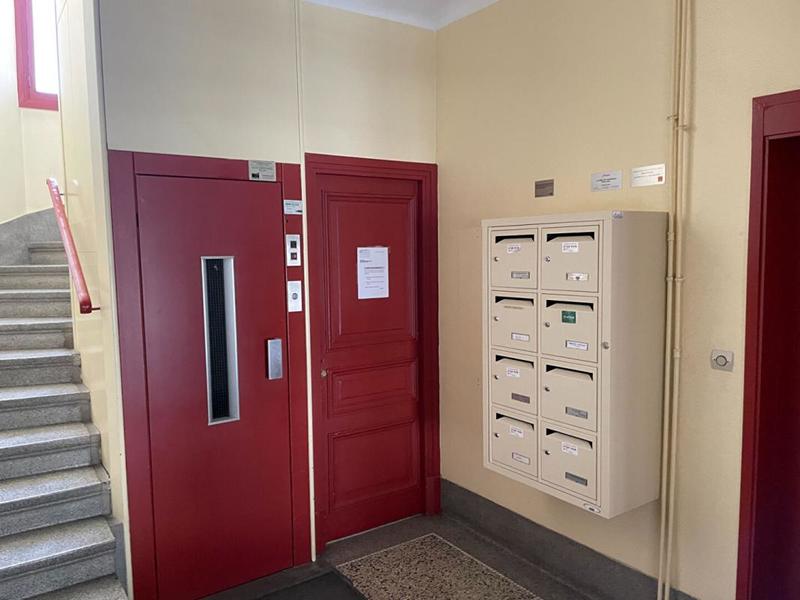 Appartement - 100 m² - 5 pièces