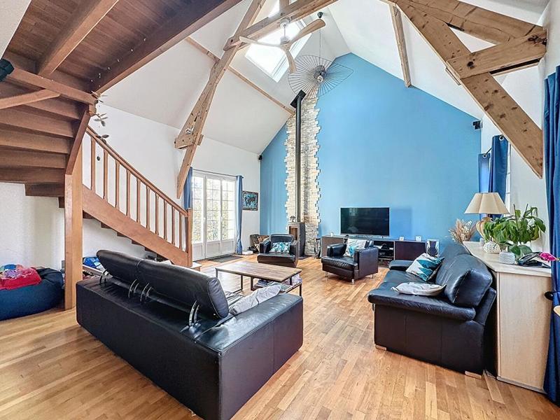 Maison - 247 m² - 8 pièces