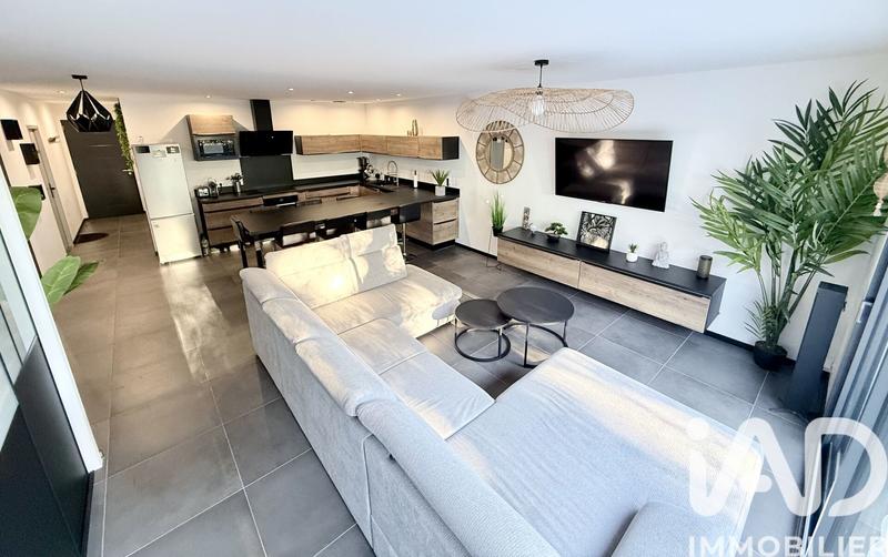 Maison - 96 m² - 4 pièces