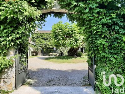 Maison - 409 m² - 8 pièces