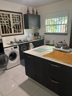 Maison - 90 m² - 3 pièces