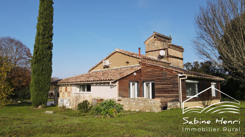 Maison - 354 m² - 10 pièces