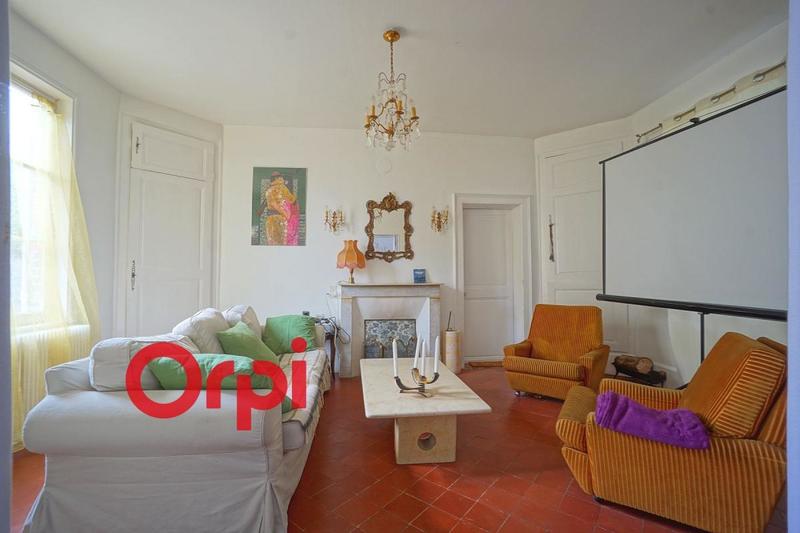 Maison - 300 m² - 8 pièces