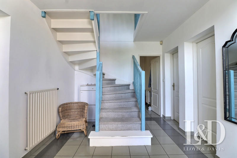 Maison contemporaine - 230 m² - 9 pièces