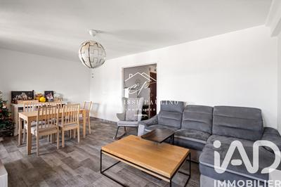 Appartement - 90 m² - 4 pièces