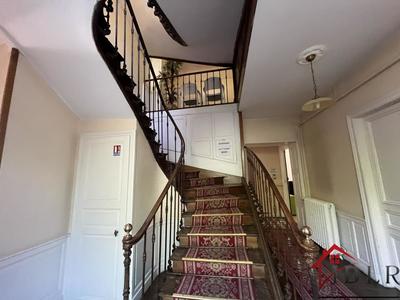 Propriété - 230 m² - 12 pièces