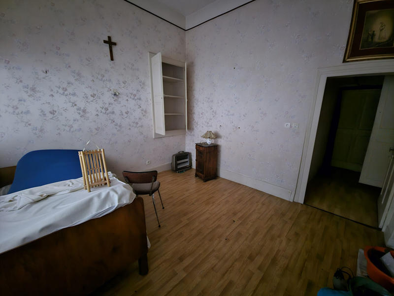 Maison - 187 m² - 8 pièces