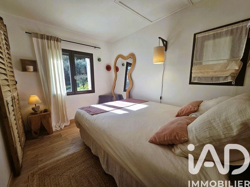 Maison - 200 m² - 11 pièces