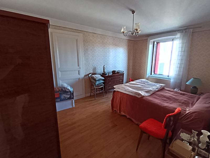 Maison - 300 m² - 14 pièces