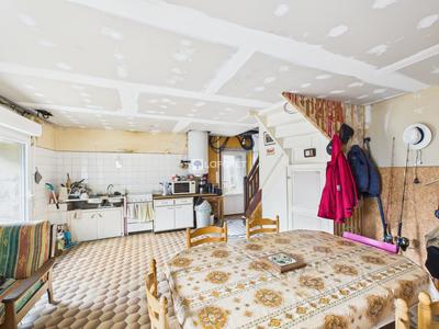 Maison - 88 m² - 9 pièces