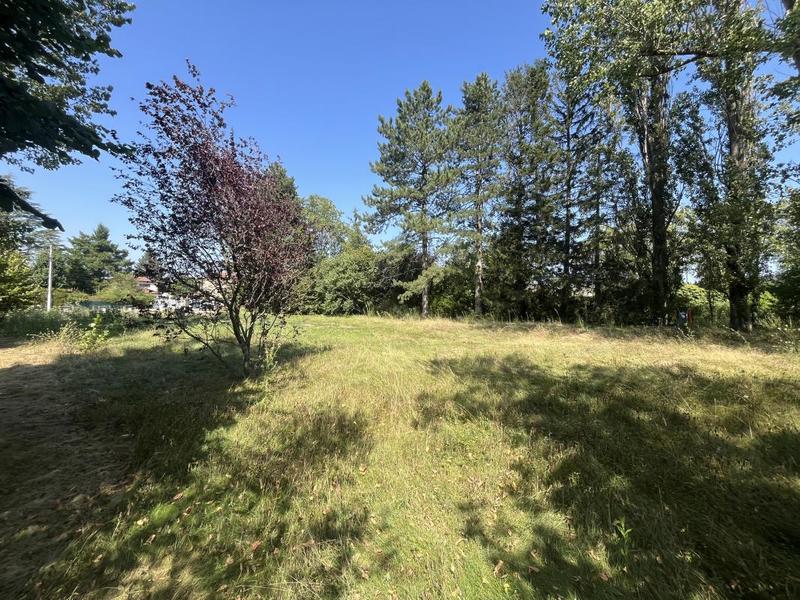 Terrain constructible - 807 m²