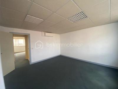 Bureau - 117 m² - 5 pièces