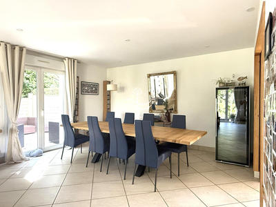 Maison - 215 m² - 6 pièces