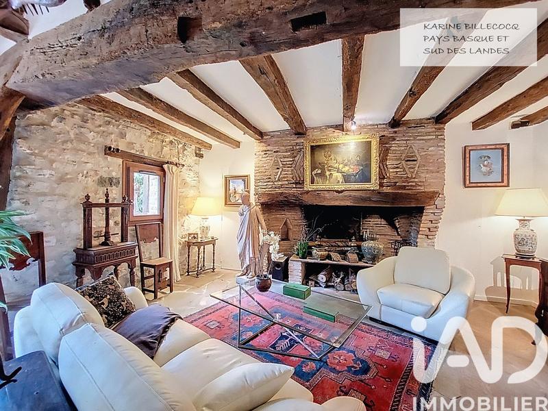 Maison - 338 m² - 12 pièces