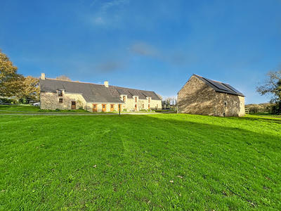 Maison - 418 m² - 15 pièces