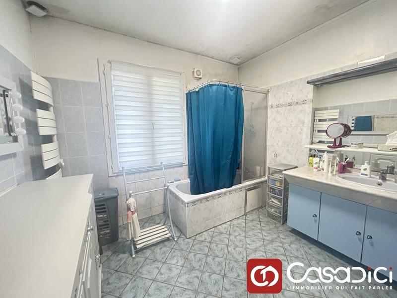 Maison - 108 m² - 6 pièces