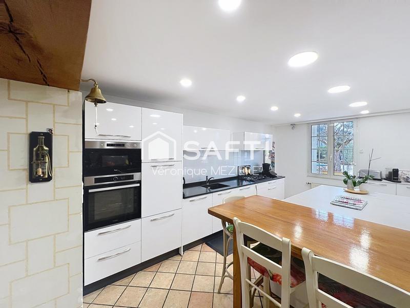 Maison - 258 m² - 9 pièces