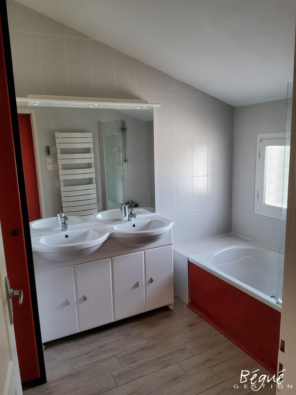 Villa - 90 m² - 4 pièces