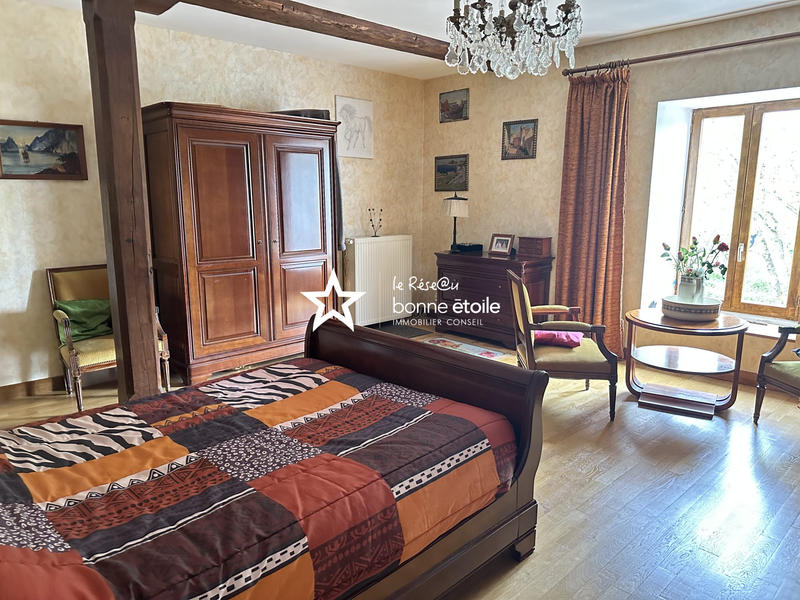 Maison - 252 m² - 7 pièces