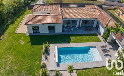 Maison - 184 m² - 6 pièces