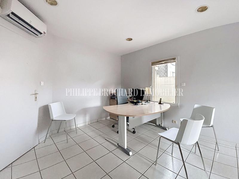 Local d'activités - 139 m² - 6 pièces