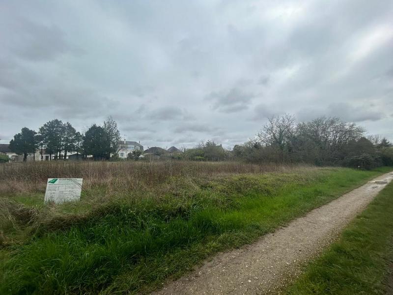 Terrain constructible - 800 m²