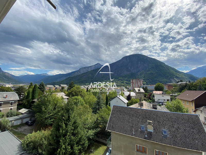 Appartement - 91 m² - 3 pièces